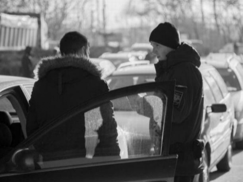 Житель Криулянского района остался без роскошного авто на границе