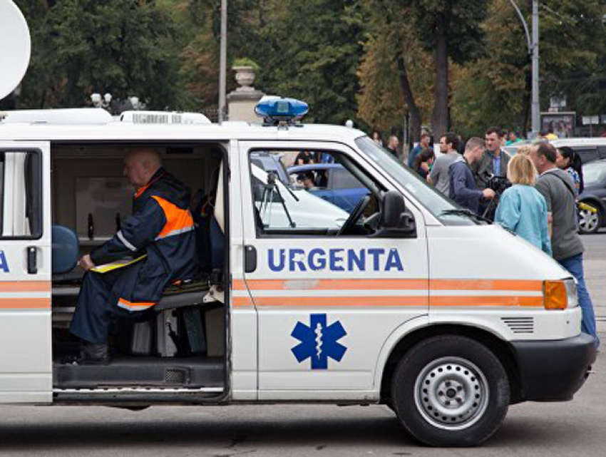 Ребенок пострадал в столкновении маршрутки и грузовика в Унгенах 