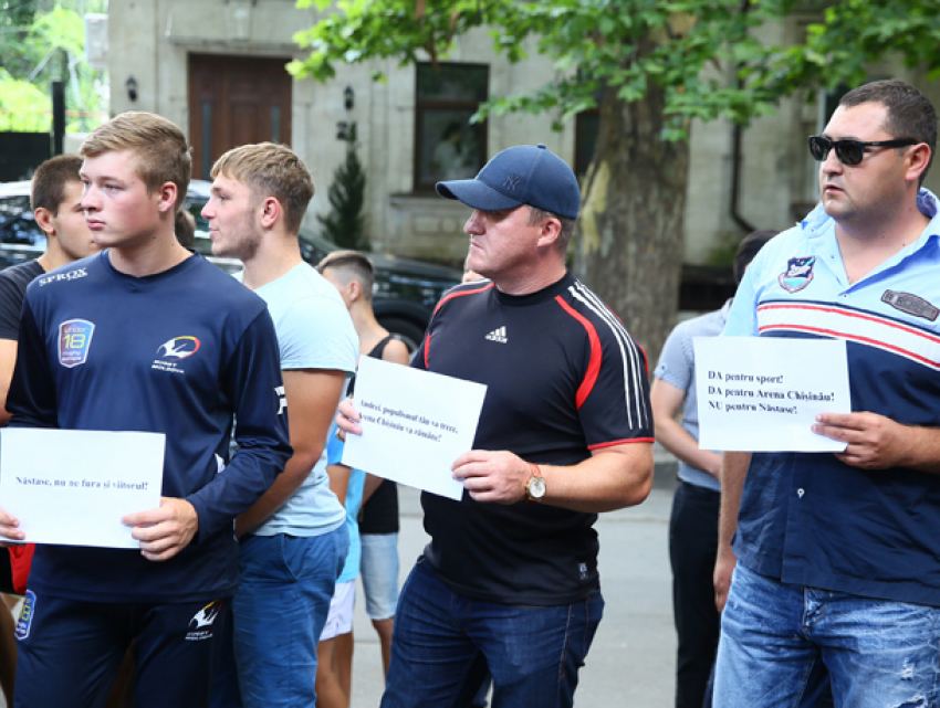 Акцию протеста против Нэстасе устроили разгневанные его дилетантским заявлением спортсмены