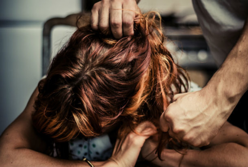 Разрыв мочевого пузыря после избиения мужа произошел у женщины в Дубоссарах