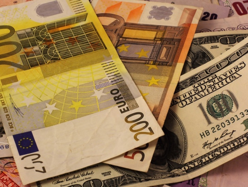 Национальная валюта продолжает укрепляться: курсы валют на четверг