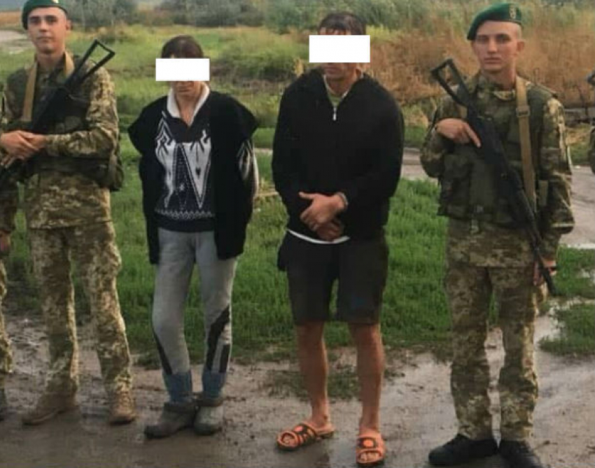 Вооруженные мужчина и женщина с медалями попытались прорваться из Украины в Молдову
