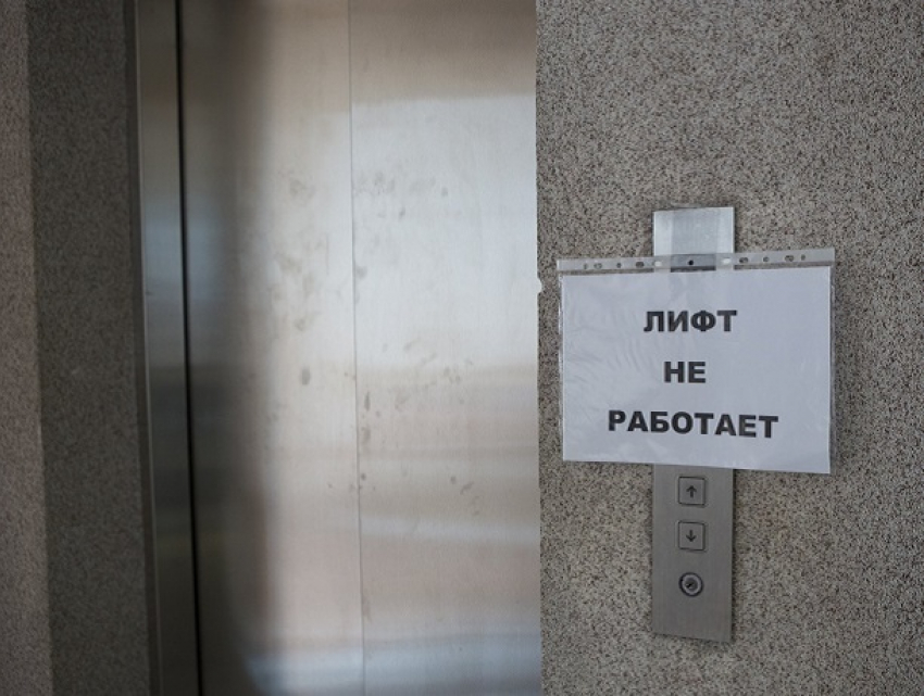 Преступники вывели из строя лифты в столичных многоэтажках