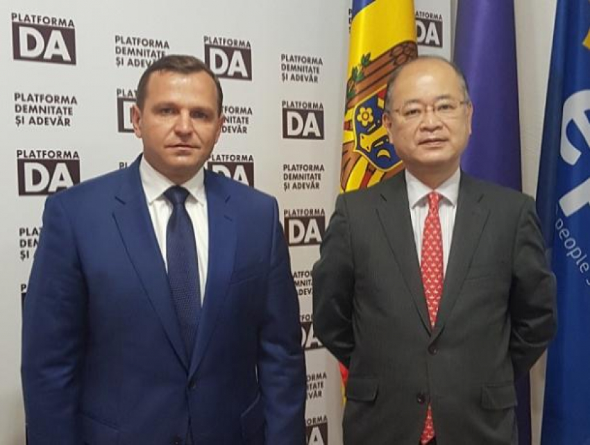 Нэстасе встретился с послом Японии и пожаловался ему на «растущую изоляцию Молдовы»