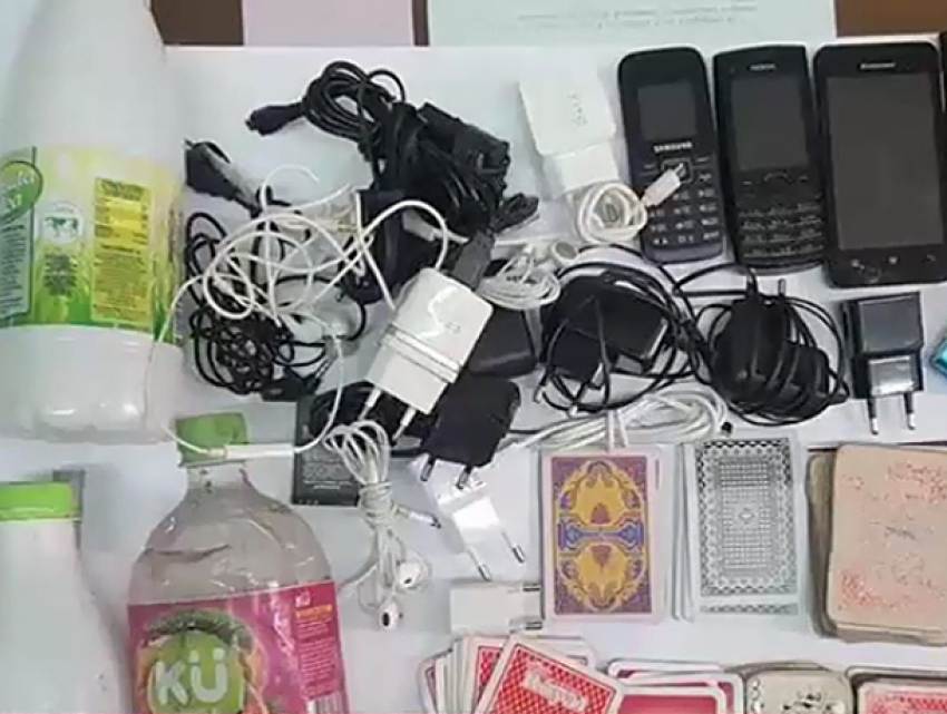 Телефоны, алкоголь и наркотики в йогурте: раскрыли самые частые нарушения в молдавских тюрьмах