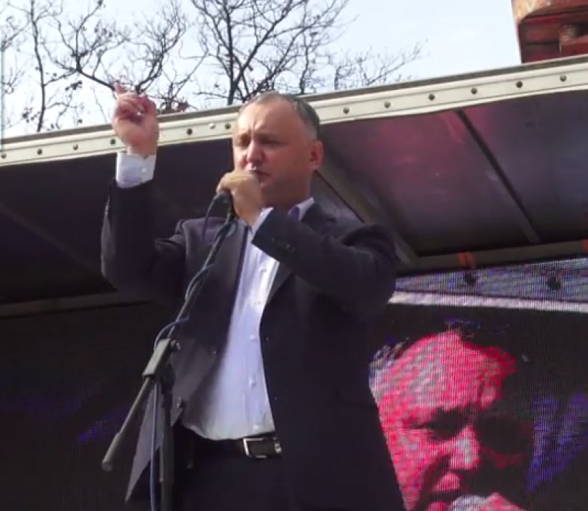 Додон: Сегодня начинаем освобождение Молдовы от олигархов