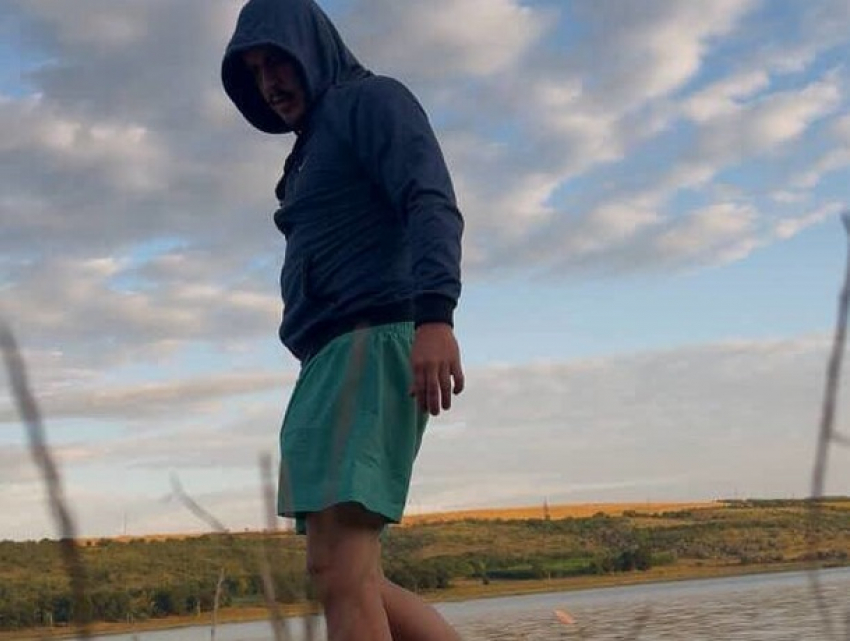 “Мы живем на волшебной земле”: молдаванин Артур Ходырев решил обойти всю страну пешком