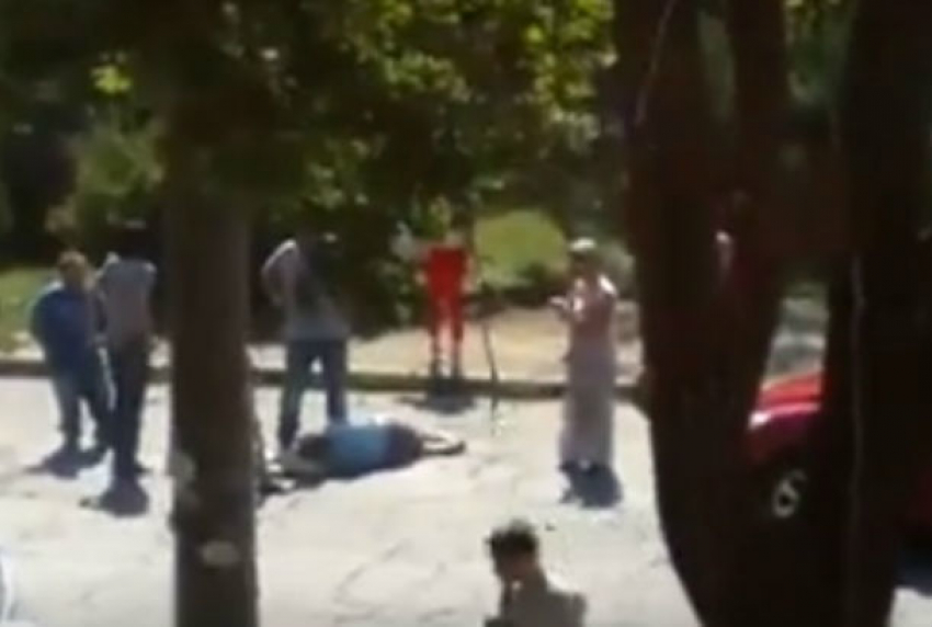 Сбитую красной иномаркой женщину в Кишиневе показали на видео