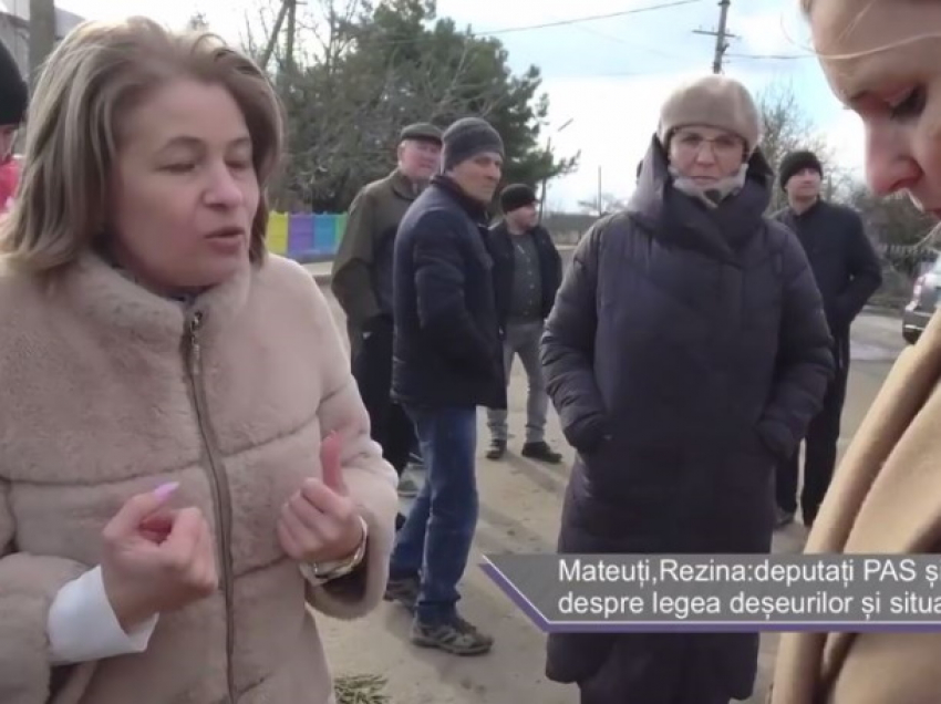 Депутатов «заклевали» простые жители села из-за инициативы сжигания шин 