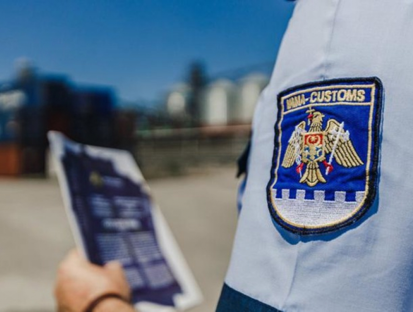 Скандал с очередным таможенником: главный инспектор Кагула задекларировал «подарки» на миллионы леев