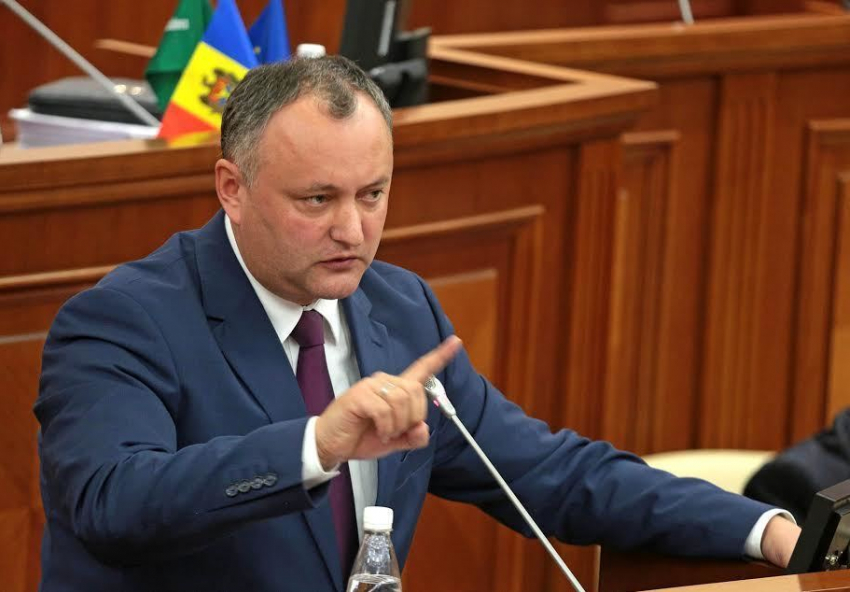 Додон предлагает окружить здание правительства в день проведения заседания 