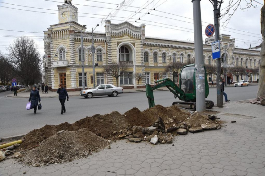 Пользователи соцсетей высмеяли новую «траншею» на бульваре Штефана чел Маре