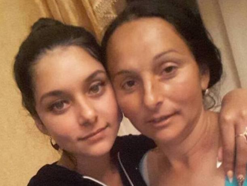 Несовершеннолетняя девушка и ее мать исчезли в Сорокском районе