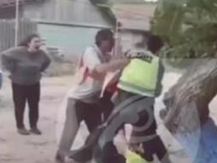 В Кагуле произошло нападение на двух полицейских