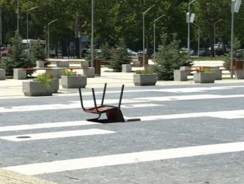 Вандалы испоганили новейший фонтан в парке «Ла Извор"