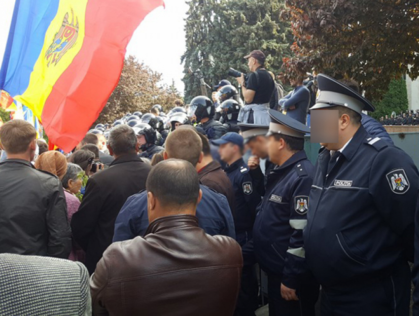 Страдающим излишним весом молдавским полицейским прописали диету и спорт