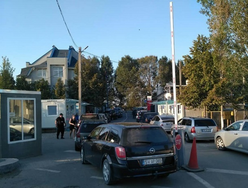 Начало каникул бюджетников спровоцировало огромные пробки на границе с Украиной