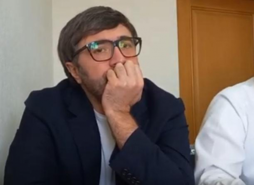 За что ночью задержали экс-депутата Владимира Андронаки