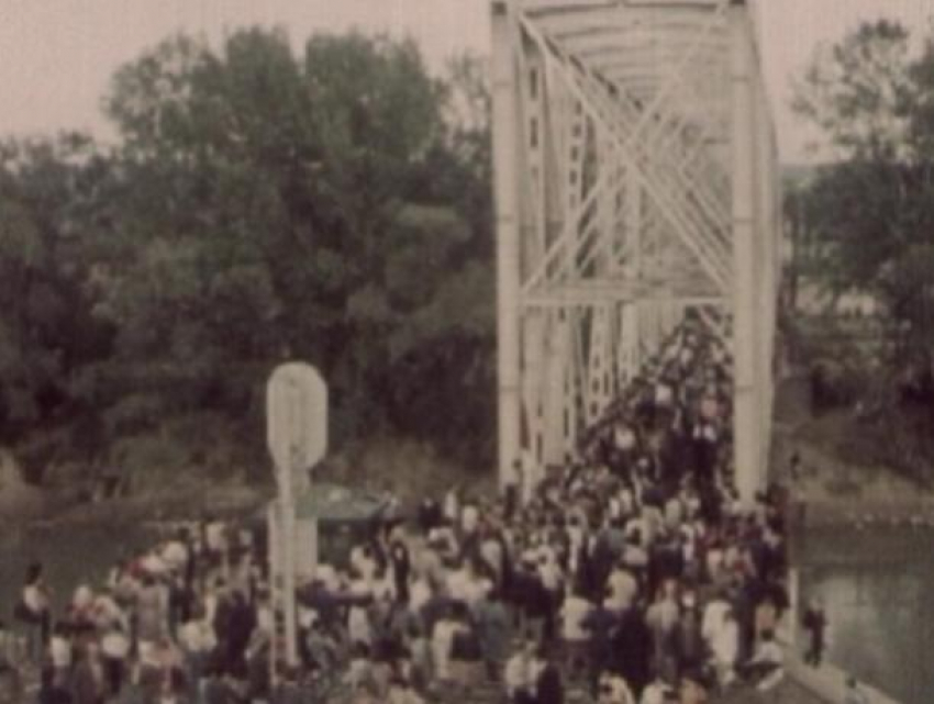 6 мая 1990 - «Мост цветов, надежд... и разочарований»