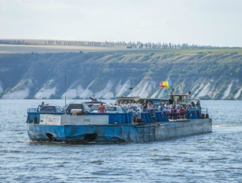 Приостановлена деятельность парома, соединяющего два берега Днестра