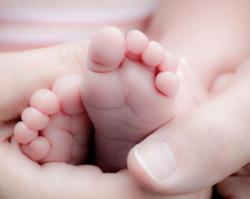 В Хынчештах выродок избил младенца – ребенок скончался