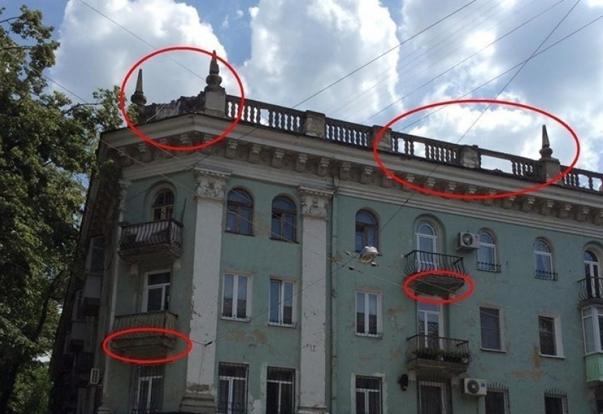 В центре Кишинева аварийное здание угрожает жизни горожан