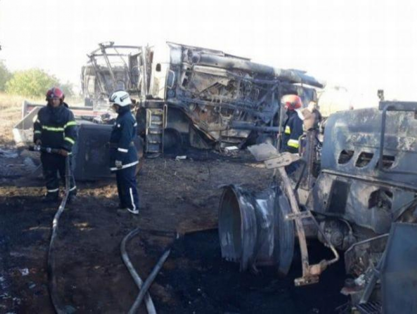 Крупный пожар в Кагуле уничтожил несколько единиц сельскохозяйственной техники