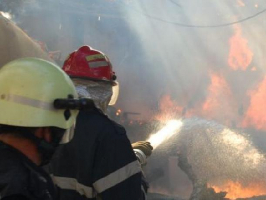 Трагедия в Страшенах: женщина погибла в огне в собственном доме