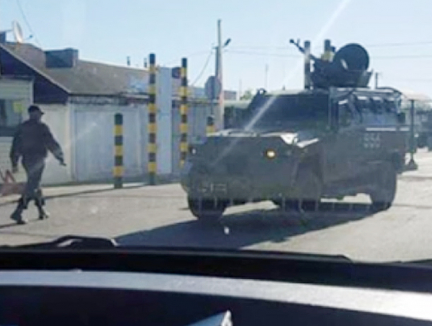 Украина стянула бронетехнику к границе с Молдовой из опасения «дестабилизации ситуации"