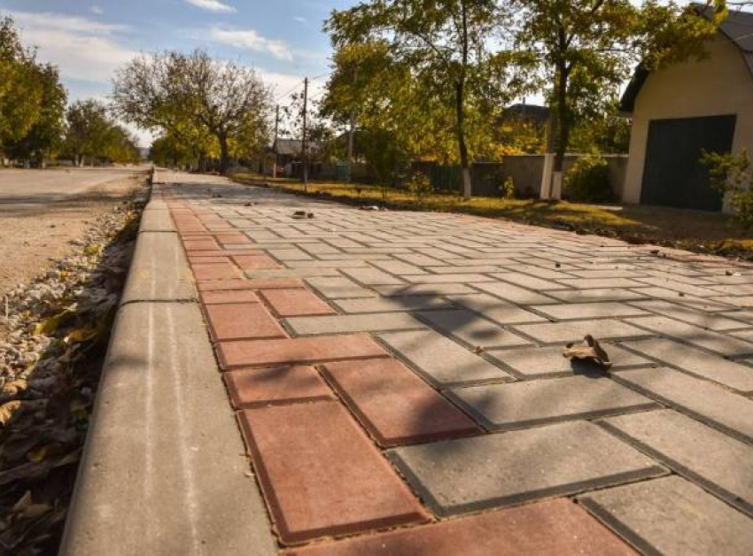 Улучшение качества жизни в Оргеевском районе: в селе Желобок построен новый тротуар