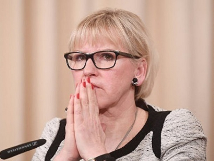 Сексуальные домогательства похотливого политика шокировали блондинку, ставшую главой МИД Швеции