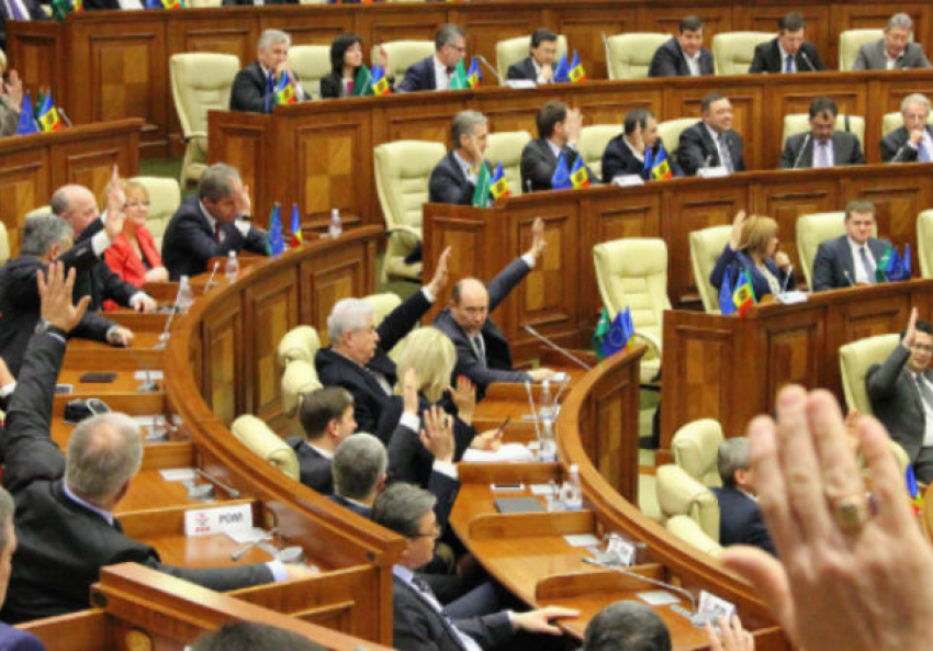 Большинство депутатов парламента Молдовы отказались принять закон об индексации пенсий 
