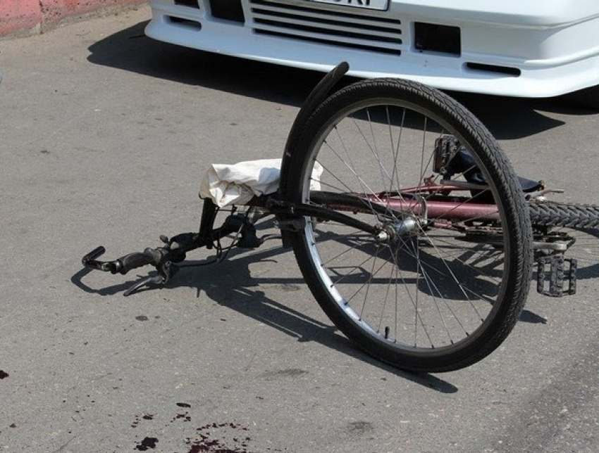 Грузовик насмерть сбил велосипедиста в Бессарабском районе