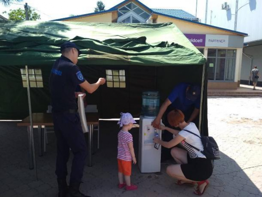Жаркое лето в Молдове: более двух тысяч человек обратились за помощью спасателей