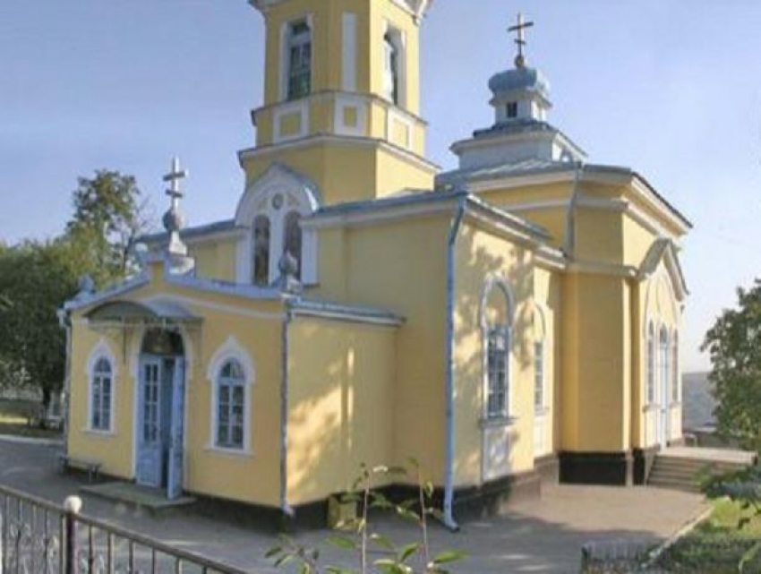 Две дурлештские церкви угодили в 14-дневный карантин
