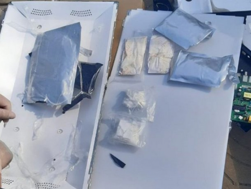 Посылка из Испании «с сюрпризом» на миллион леев 