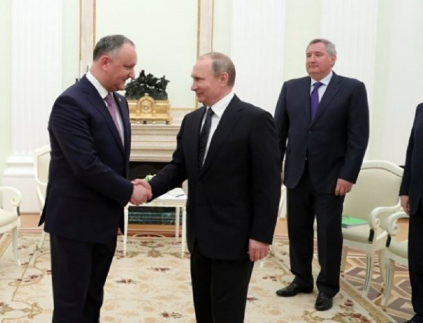 Опубликован текст приглашения Владимира Путина Игорю Додону на празднование Дня Победы в Москву