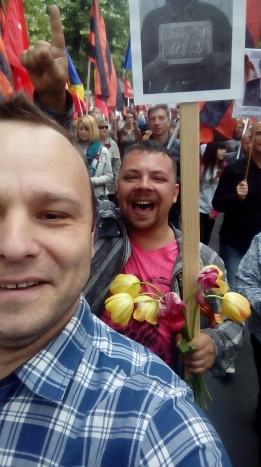 Кишиневцы выкладывают селфи с портретами родственников на Марше Победы 