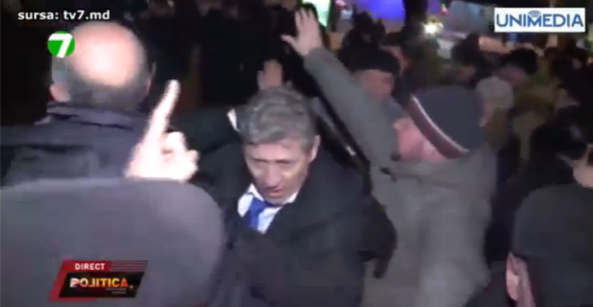 Гимпу: Меня никто не спасал от избиения протестующими 