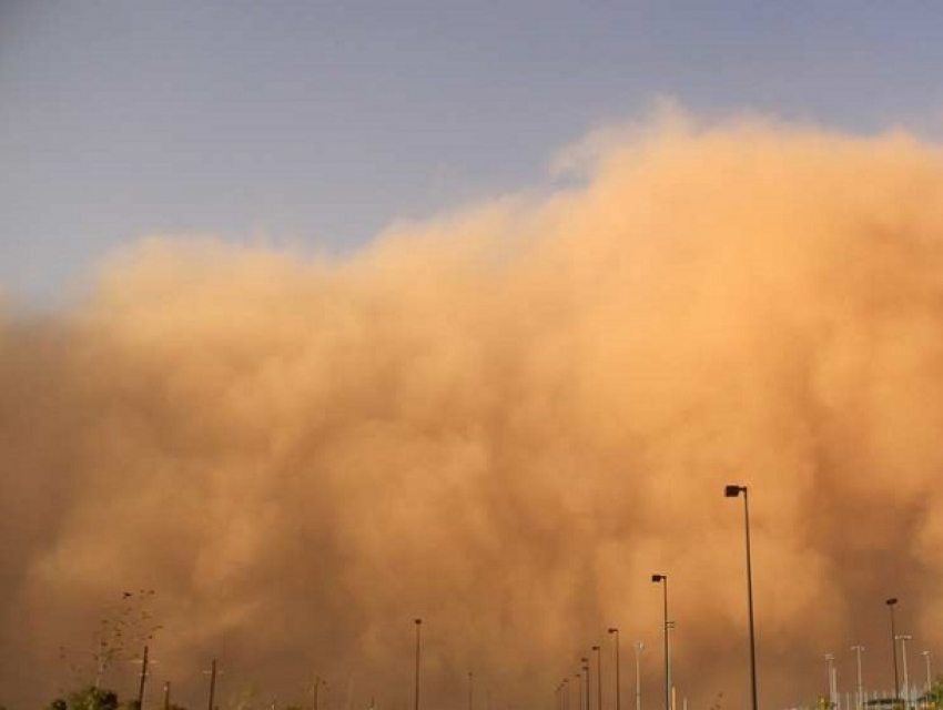 Опасная пыльная буря из Сахары ударит по Молдове