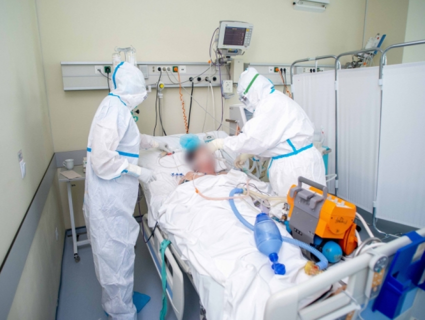 Врачи поддержали желание правительства ввести режим ЧП по всей стране