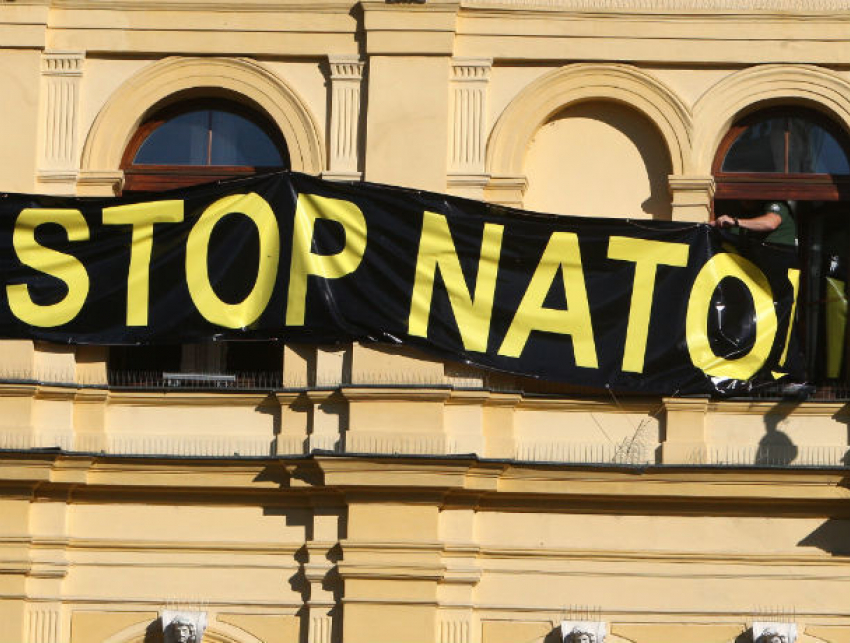 Рекордное количество жителей Молдовы выступили против НАТО