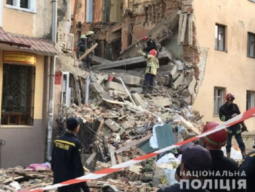 Во Львовской области рухнул подъезд жилого дома – среди 8 погибших есть ребенок
