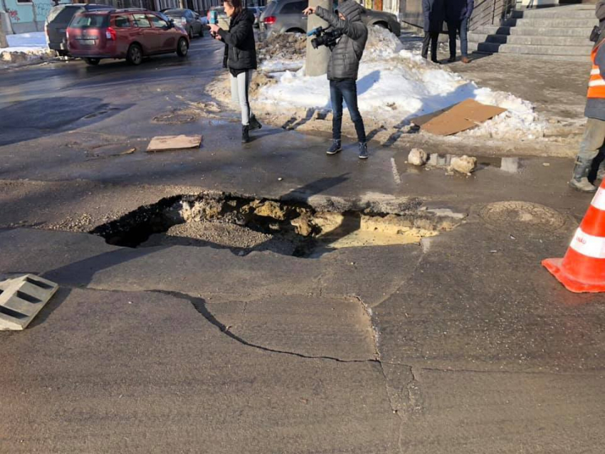 Руслан Кодряну призвал муниципальные службы решить проблему «упавшего метеорита»