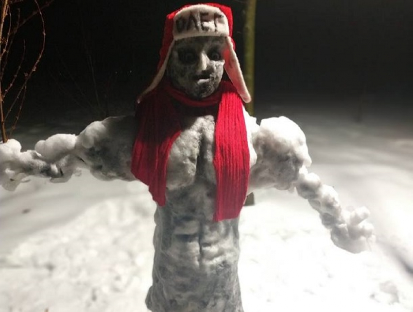 Снеговик-культурист Олег из «Долины Роз» удивил кишиневцев