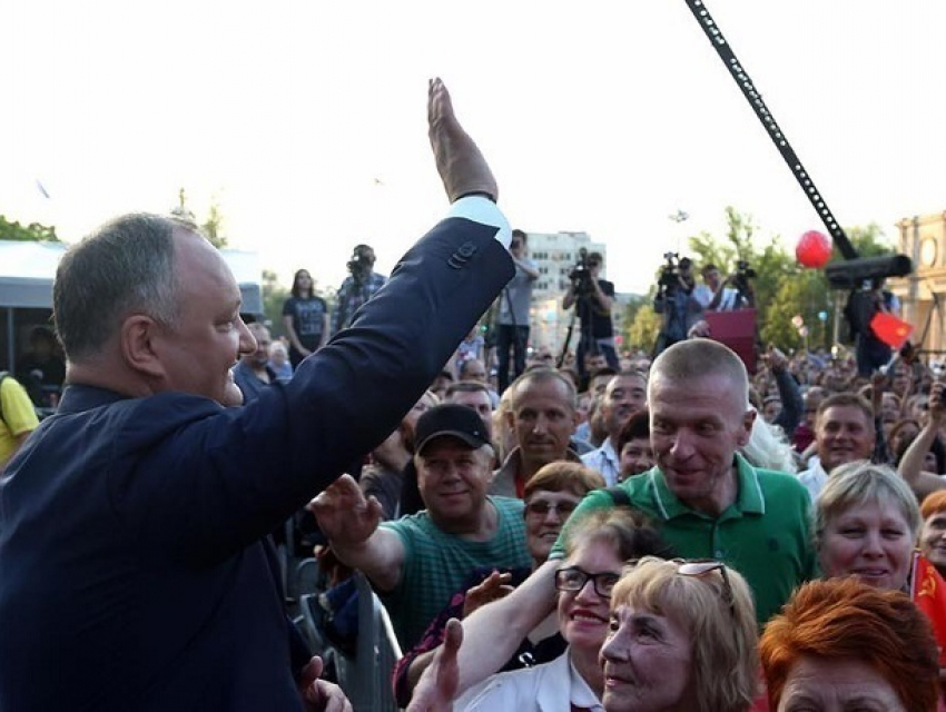 Всецелую поддержку президенту по объявленному им референдуму выразили граждане Молдовы