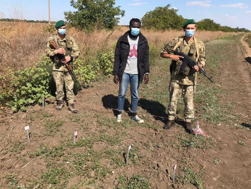 Из Молдовы в Украину за лучшей жизнью – уроженца Гамбии остановили пограничники 