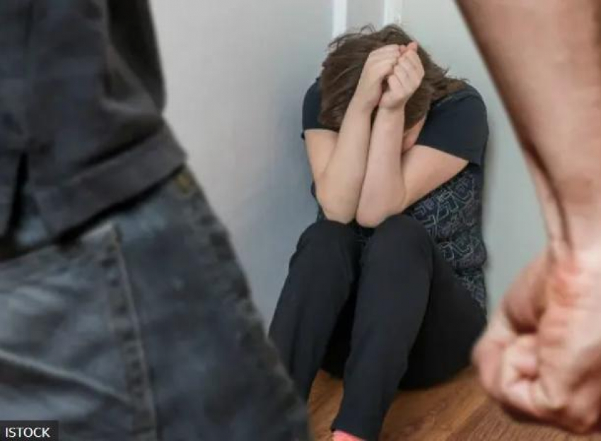 В Фалештах муж пытал жену утюгом за то, что она запрещала она ему пить