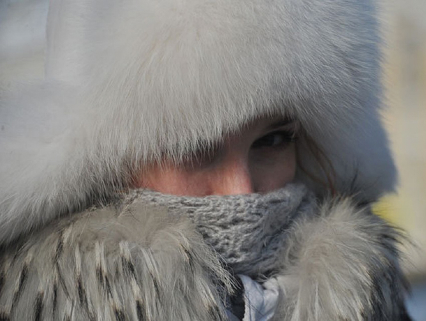 Желтый код опасности ввели в Молдове: арктический циклон обрушил аномальные морозы и снегопады 