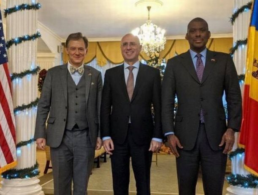 «Лебедь, рак и щука» - в Кишинев прилетел помощник госсекретаря США, дабы сколотить коалицию ACUM и ДПМ